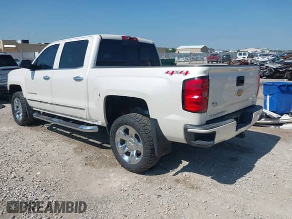 2015 Chevrolet Silverado 1500 LTZ z VIN 3GCUKSEC3FG390008, wystawiony jako IAAI lot #42718644 z przebiegiem 163 404 mil mil oraz . Historia ofert i sprzedaży dostępna na DreamBid. Obrazek 3.