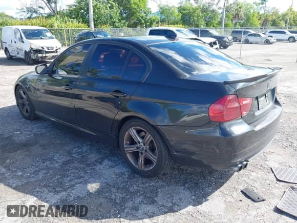 2009 BMW 3 Series 328i z VIN WBAPH73539E127636, wystawiony jako IAAI lot #43388990 z przebiegiem 117 602 mil mil oraz . Historia ofert i sprzedaży dostępna na DreamBid. Obrazek 3.