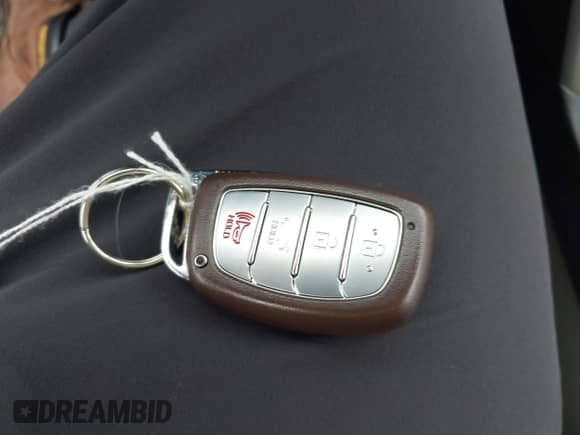 2015 Hyundai Sonata Limited with VIN 5NPE34AF0FH065031, listed as a IAAI auction lot 42921071 with 39,702 mi miles and . Bid and sale history available at DreamBid. Image 11.