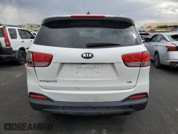 2018 Kia Sorento LX with VIN 5XYPGDA53JG350729, listed as a Copart auction lot 63083395 with 276,358 mi miles and Clean title. Bid and sale history available at DreamBid. Image 6.