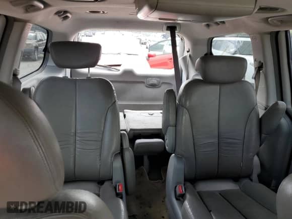 2007 Hyundai Entourage GLS z VIN KNDMC233376027484, wystawiony jako Copart lot #66347275 z przebiegiem 295 547 mil mil oraz Szkoda całkowita • Salvage title. Historia ofert i sprzedaży dostępna na DreamBid. Obrazek 11.