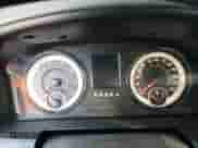 2018 Ram 1500 Express z VIN 1C6RR7FG0JS308812, wystawiony jako Copart lot #67901245 z przebiegiem Nie podano mil oraz Szkoda całkowita • Salvage title. Historia ofert i sprzedaży dostępna na DreamBid. Obrazek 9.