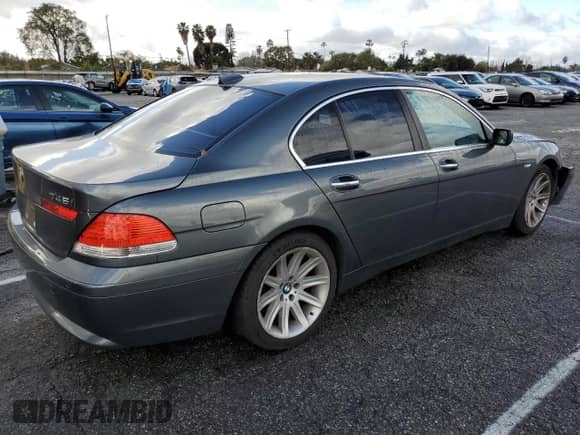 2005 BMW 7 Series 745i z VIN WBAGL63565DP76324, wystawiony jako Copart lot #45037385 z przebiegiem 52 771 mil mil oraz Szkoda całkowita • Salvage title. Historia ofert i sprzedaży dostępna na DreamBid. Obrazek 3.