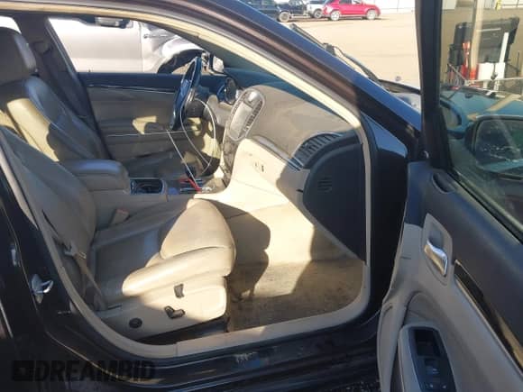 2012 Chrysler 300 Limited с VIN 2C3CCACG4CH139023, выставлен на аукционе IAAI как лот 43306978 с пробегом 206 792 миль миль и . История ставок и продаж доступна на DreamBid. Изображение 5.