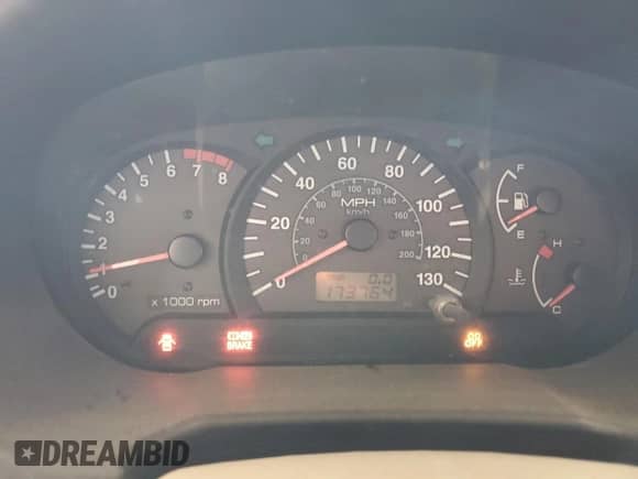 2002 Hyundai Accent GL с VIN KMHCG45C82U380280, выставлен на аукционе Copart как лот 79087254 с пробегом 173 764 миль миль и Чистый • Clean title. История ставок и продаж доступна на DreamBid. Изображение 9.