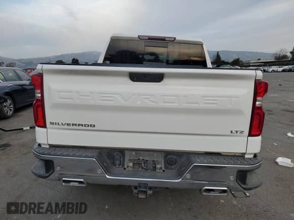 2020 Chevrolet Silverado 1500 LTZ с VIN 3GCUYGET2LG246554, выставлен на аукционе Copart как лот 42651455 с пробегом 158 756 миль миль и Списание • Salvage title. История ставок и продаж доступна на DreamBid. Изображение 6.