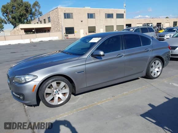 2016 BMW 5 Series 535i с VIN WBA5B1C51GG551064, выставлен на аукционе IAAI как лот 43211150 с пробегом 117 518 миль миль и . История ставок и продаж доступна на DreamBid. Изображение 2.