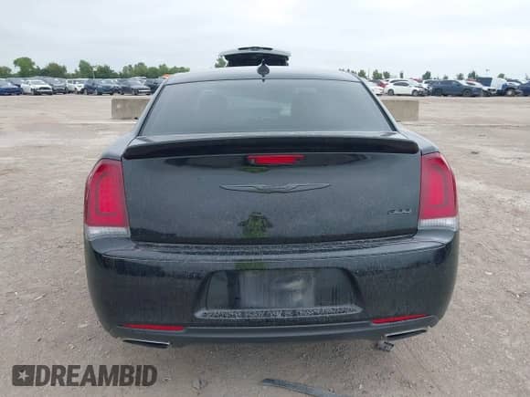 2022 Chrysler 300 Touring z VIN 2C3CCAAG7NH147090, wystawiony jako IAAI lot #43114204 z przebiegiem 66 291 mil mil oraz . Historia ofert i sprzedaży dostępna na DreamBid. Obrazek 16.