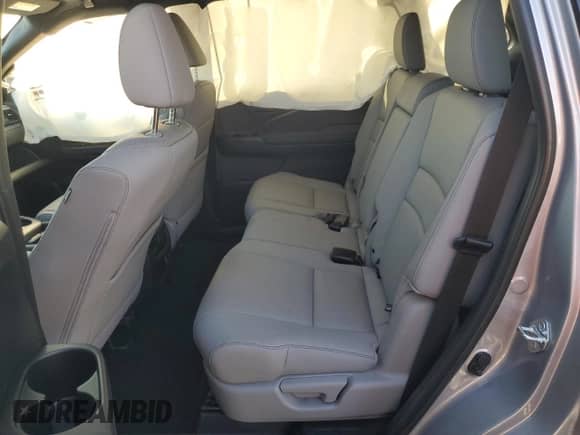 2023 Honda Passport EX-L with VIN 5FNYF8H55PB008414, listed as a Copart auction lot 67765585 with 18,682 mi miles and Non repairable. Bid and sale history available at DreamBid. Image 11.