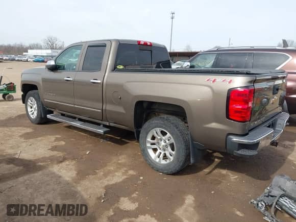 2014 Chevrolet Silverado 1500 LTZ z VIN 1GCVKSEC8EZ140508, wystawiony jako IAAI lot #41821397 z przebiegiem 108 308 mil mil oraz . Historia ofert i sprzedaży dostępna na DreamBid. Obrazek 3.