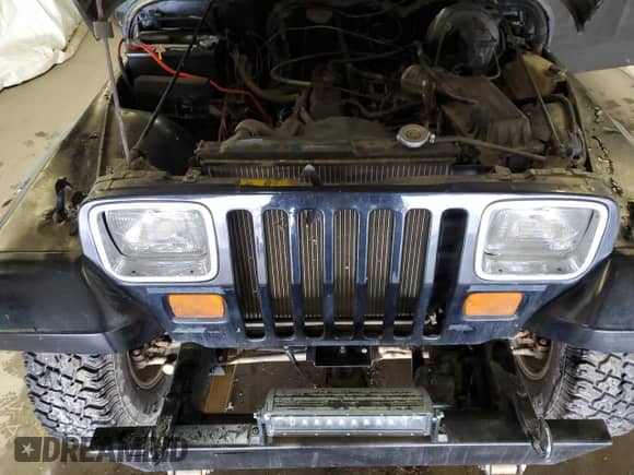 1992 Jeep Wrangler с VIN 2J4FY19P5NJ545108, выставлен на аукционе Copart как лот 45839955 с пробегом 122 971 миль миль и Чистый • Clean title. История ставок и продаж доступна на DreamBid. Изображение 11.