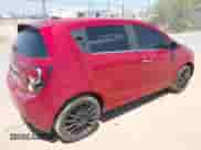 2014 Chevrolet Sonic LTZ с VIN 1G1JE6SB8E4117132, выставлен на аукционе IAAI как лот 42223583 с пробегом 144 897 миль миль и . История ставок и продаж доступна на DreamBid. Изображение 4.