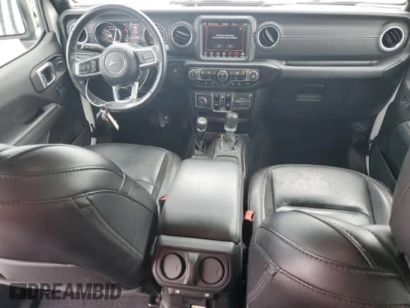 2021 Jeep Wrangler Unlimited Sahara Altitude z VIN 1C4HJXEG9MW825293, wystawiony jako Copart lot #65241665 z przebiegiem 70 861 mil mil oraz Szkoda całkowita • Salvage title. Historia ofert i sprzedaży dostępna na DreamBid. Obrazek 8.