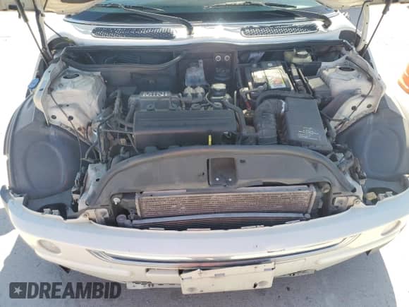 2004 MINI Hardtop с VIN WMWRC33494TJ59809, выставлен на аукционе Copart как лот 87088565 с пробегом 184 742 миль миль и Списание • Salvage title. История ставок и продаж доступна на DreamBid. Изображение 11.