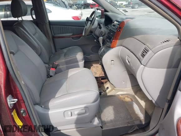 2005 Toyota Sienna XLE with VIN 5TDZA22C85S278883, listed as a IAAI auction lot 42034693 with 85,778 mi miles and . Bid and sale history available at DreamBid. Image 5.