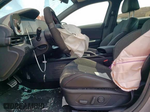 2025 Hyundai Elantra N Line z VIN KMHLR4DF9SU943942, wystawiony jako Copart lot #59397845 z przebiegiem Nie podano mil oraz Szkoda całkowita • Salvage title. Historia ofert i sprzedaży dostępna na DreamBid. Obrazek 7.