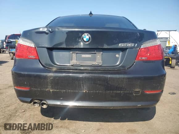 2010 BMW 5 Series 535i xDrive z VIN WBANV9C56AC139565, wystawiony jako Copart lot #61691685 z przebiegiem 82 731 mil mil oraz Czysty tytuł • Clean title. Historia ofert i sprzedaży dostępna na DreamBid. Obrazek 6.