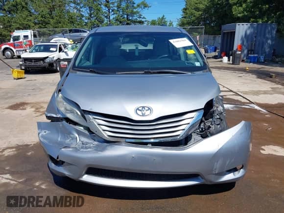 2015 Toyota Sienna LE AAS with VIN 5TDKK3DC6FS684681, listed as a IAAI auction lot 43081968 with 109,301 mi miles and . Bid and sale history available at DreamBid. Image 12.