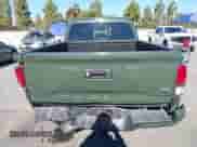 2021 Toyota Tacoma SR5 z VIN 3TMDZ5BN8MM114649, wystawiony jako IAAI lot #43493615 z przebiegiem 63 288 mil mil oraz . Historia ofert i sprzedaży dostępna na DreamBid. Obrazek 17.