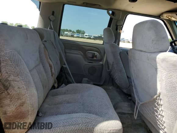 1998 Chevrolet Suburban с VIN 3GNEC16R0WG116738, выставлен на аукционе Copart как лот 56048935 с пробегом 157 162 миль миль и Списание • Salvage title. История ставок и продаж доступна на DreamBid. Изображение 10.