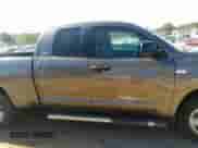 2007 Toyota Tundra SR5 с VIN 5TBRT54117S450030, выставлен на аукционе IAAI как лот 43374640 с пробегом Не указан миль и . История ставок и продаж доступна на DreamBid. Изображение 12.