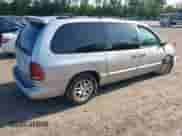1999 Dodge Caravan SE with VIN 2B4GP44R3XR476511, listed as a IAAI auction lot 42396378 with 137,937 mi miles and . Bid and sale history available at DreamBid. Image 4.