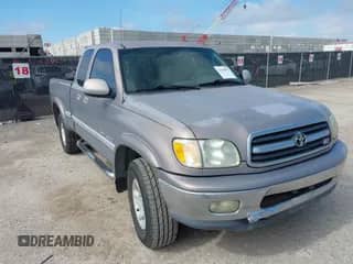 2002 Toyota Tundra Limited z VIN 5TBRT38112S278928, wystawiony jako IAAI lot #42598707 z przebiegiem 210 253 mil mil oraz . Historia ofert i sprzedaży dostępna na DreamBid. Obrazek 1.
