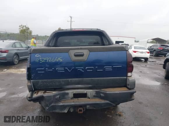 2002 Chevrolet Avalanche z VIN 3GNEK13TX2G185143, wystawiony jako IAAI lot #43292645 z przebiegiem 184 854 mil mil oraz . Historia ofert i sprzedaży dostępna na DreamBid. Obrazek 15.