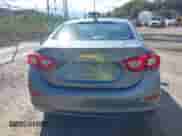 2018 Chevrolet Cruze LT z VIN 1G1BE5SM0J7153888, wystawiony jako IAAI lot #43407041 z przebiegiem 17 136 mil mil oraz . Historia ofert i sprzedaży dostępna na DreamBid. Obrazek 16.