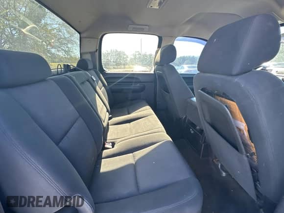 2013 Chevrolet Silverado 1500 LT z VIN 3GCPCSEA9DG215414, wystawiony jako Copart lot #83071594 z przebiegiem 230 791 mil mil oraz Czysty tytuł • Clean title. Historia ofert i sprzedaży dostępna na DreamBid. Obrazek 6.