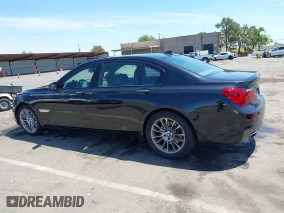 2015 BMW 7 Series 740Li с VIN WBAYE4C50FD138977, выставлен на аукционе IAAI как лот 42277341 с пробегом 109 877 миль миль и . История ставок и продаж доступна на DreamBid. Изображение 14.
