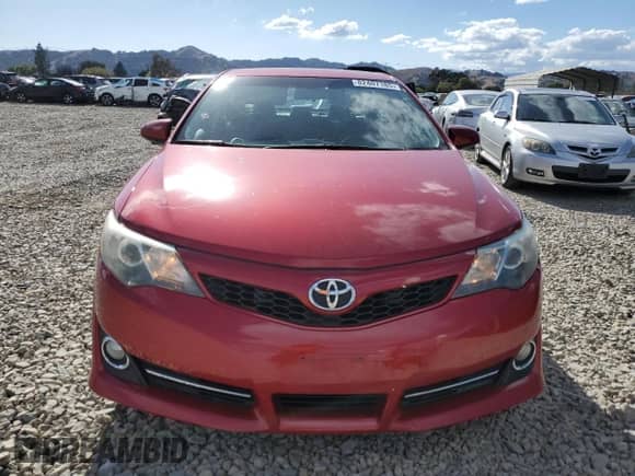 2014 Toyota Camry LE with VIN 4T1BF1FK8EU748187, listed as a Copart auction lot 82407185 with 110,013 mi miles and Salvage title. Bid and sale history available at DreamBid. Image 5.