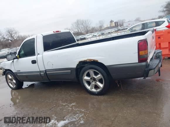 2000 Chevrolet Silverado 1500 with VIN 1GCEC14W0YE199633, listed as a IAAI auction lot 41465837 with 241,159 mi miles and . Bid and sale history available at DreamBid. Image 15.