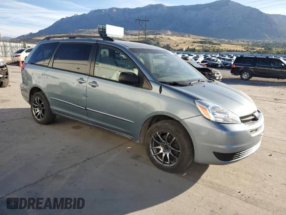 2005 Toyota Sienna LE with VIN 5TDBA23C65S039431, listed as a Copart auction lot 72048745 with 275,637 mi miles and Salvage title. Bid and sale history available at DreamBid. Image 4.