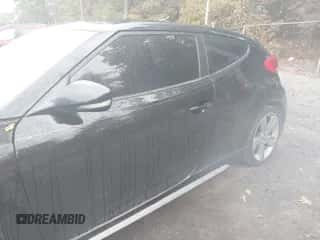 2015 Hyundai Veloster Turbo z VIN KMHTC6AE4FU226430, wystawiony jako IAAI lot #43443497 z przebiegiem 125 901 mil mil oraz . Historia ofert i sprzedaży dostępna na DreamBid. Obrazek 6.