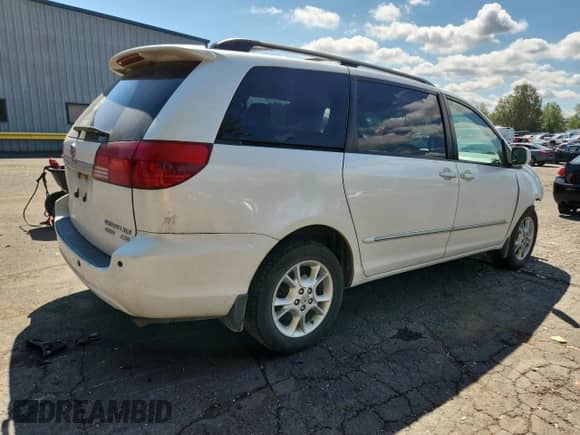 2004 Toyota Sienna XLE z VIN 5TDBA22C84S022517, wystawiony jako Copart lot #63709835 z przebiegiem 183 060 mil mil oraz Szkoda całkowita • Salvage title. Historia ofert i sprzedaży dostępna na DreamBid. Obrazek 3.