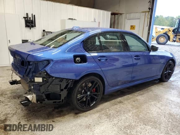 2023 BMW 3 Series 330e xDrive с VIN 3MW39FS06P8C90874, выставлен на аукционе Copart как лот 82032605 с пробегом 11 190 миль миль и Списание • Salvage title. История ставок и продаж доступна на DreamBid. Изображение 3.