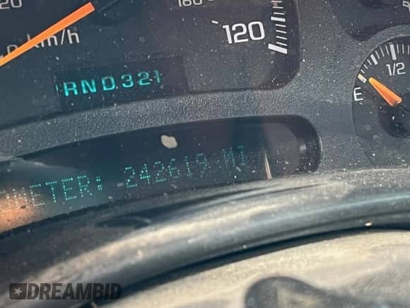 2004 Chevrolet Silverado 3500 DRW с VIN 1GCJK33184F162739, выставлен на аукционе Copart как лот 69071594 с пробегом 242 619 миль миль и Чистый • Clean title. История ставок и продаж доступна на DreamBid. Изображение 9.
