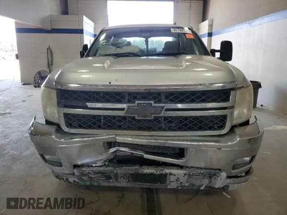 2011 Chevrolet Silverado 3500HD SRW LT z VIN 1GC4K0CG6BF205472, wystawiony jako Copart lot #65198525 z przebiegiem 235 785 mil mil oraz Szkoda całkowita • Salvage title. Historia ofert i sprzedaży dostępna na DreamBid. Obrazek 5.