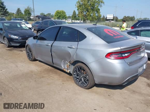 2015 Dodge Dart SXT with VIN 1C3CDFBB1FD242272, listed as a IAAI auction lot 43265645 with 207,888 mi miles and . Bid and sale history available at DreamBid. Image 3.