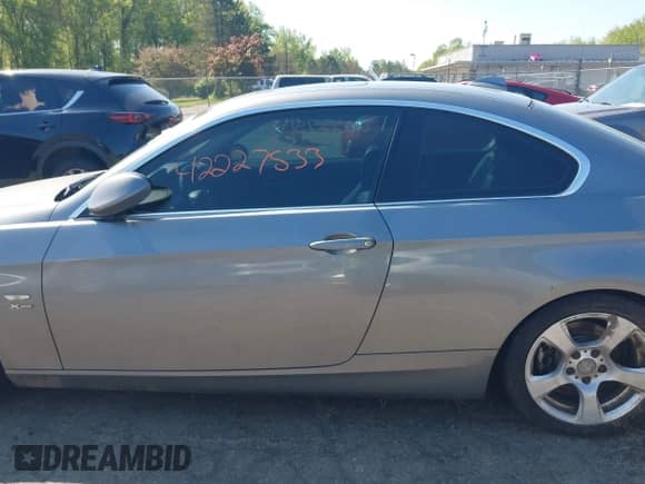 2009 BMW 3 Series 328i xDrive с VIN WBAWV53589P081072, выставлен на аукционе IAAI как лот 42227533 с пробегом 207 284 миль миль и . История ставок и продаж доступна на DreamBid. Изображение 14.