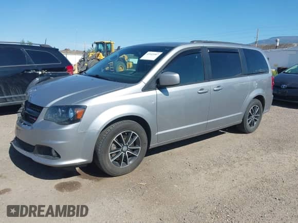 2019 Dodge Grand Caravan SE z VIN 2C4RDGBG3KR531295, wystawiony jako IAAI lot #42443507 z przebiegiem 96 102 mil mil oraz . Historia ofert i sprzedaży dostępna na DreamBid. Obrazek 17.