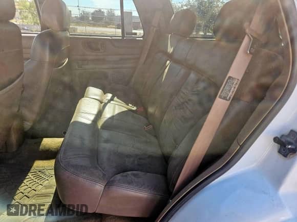 2001 Chevrolet Blazer LS with VIN 1GNDT13W312194194, listed as a Copart auction lot 85428015 with 270,730 mi miles and Clean title. Bid and sale history available at DreamBid. Image 6.