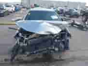 2017 Toyota Camry XLE z VIN 4T1BF1FK1HU660134, wystawiony jako IAAI lot #43300739 z przebiegiem 121 817 mil mil oraz . Historia ofert i sprzedaży dostępna na DreamBid. Obrazek 13.