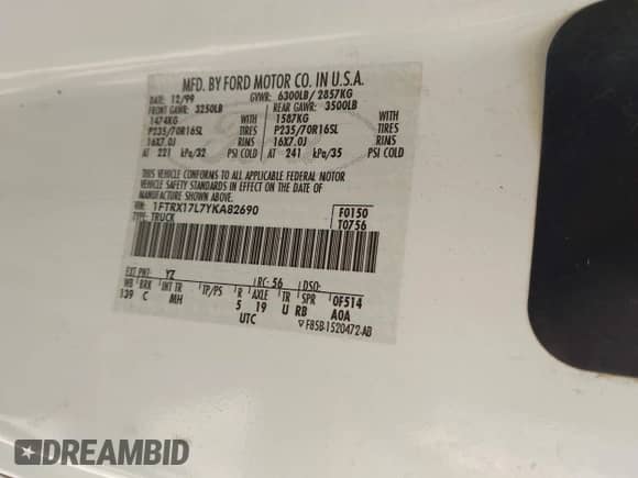 2000 Ford F-150 XL z VIN 1FTRX17L7YKA82690, wystawiony jako IAAI lot #42597325 z przebiegiem 317 945 mil mil oraz . Historia ofert i sprzedaży dostępna na DreamBid. Obrazek 9.