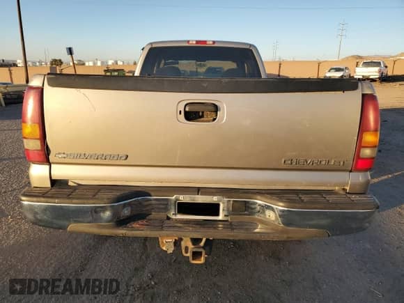 2000 Chevrolet Silverado 2500 LS with VIN 1GCGC29U8YE288033, listed as a Copart auction lot 78879244 with Not provided miles and Salvage title. Bid and sale history available at DreamBid. Image 6.