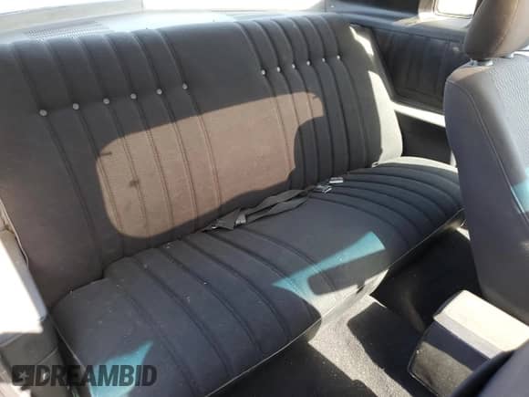 1976 Chevrolet Monte Carlo z VIN 1H57L6Z427472, wystawiony jako Copart lot #58806805 z przebiegiem 88 259 mil mil oraz Czysty tytuł • Clean title. Historia ofert i sprzedaży dostępna na DreamBid. Obrazek 10.