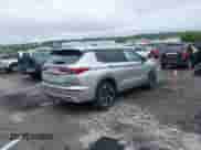2023 Mitsubishi Outlander SEL z VIN JA4J4VA8XPZ025997, wystawiony jako IAAI lot #42376215 z przebiegiem 20 934 mil mil oraz . Historia ofert i sprzedaży dostępna na DreamBid. Obrazek 4.