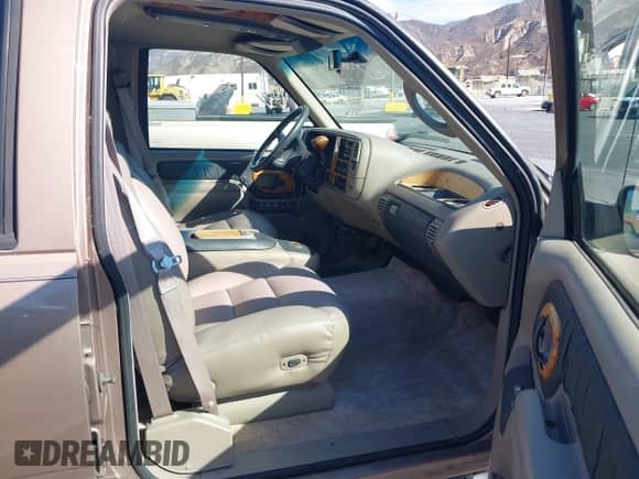 1996 Chevrolet Tahoe с VIN 1GNEK13R2TJ353037, выставлен на аукционе IAAI как лот 43416338 с пробегом 156 413 миль миль и . История ставок и продаж доступна на DreamBid. Изображение 5.