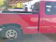 2000 GMC Sierra 1500 SLE z VIN 1GTEC19V4YZ273841, wystawiony jako IAAI lot #41981942 z przebiegiem 357 003 mil mil oraz . Historia ofert i sprzedaży dostępna na DreamBid. Obrazek 6.